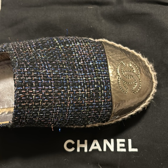 CHANEL TWEED ESPADRILLES! (With Original box and bag) SIZE 37 BLACK - Picture 4 of 8
